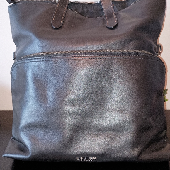 Coach Graham Tote - Picture 13 of 15